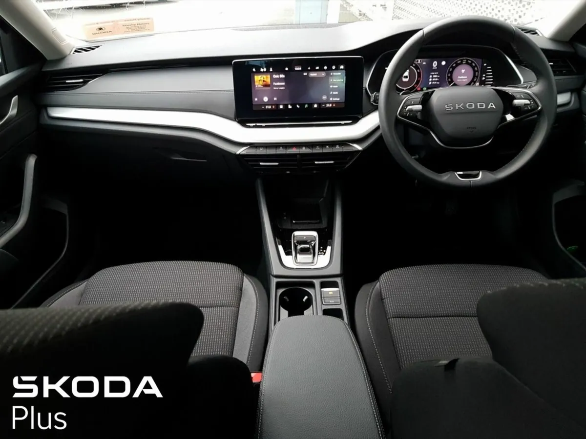 Skoda Octavia Selection 1.5TSI 115HP DSG mHEV - Image 2