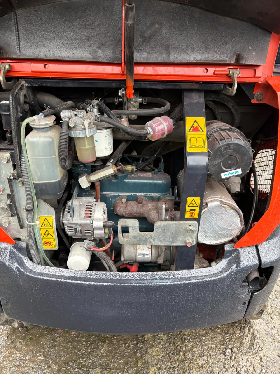 Kubota mini digger - Image 3