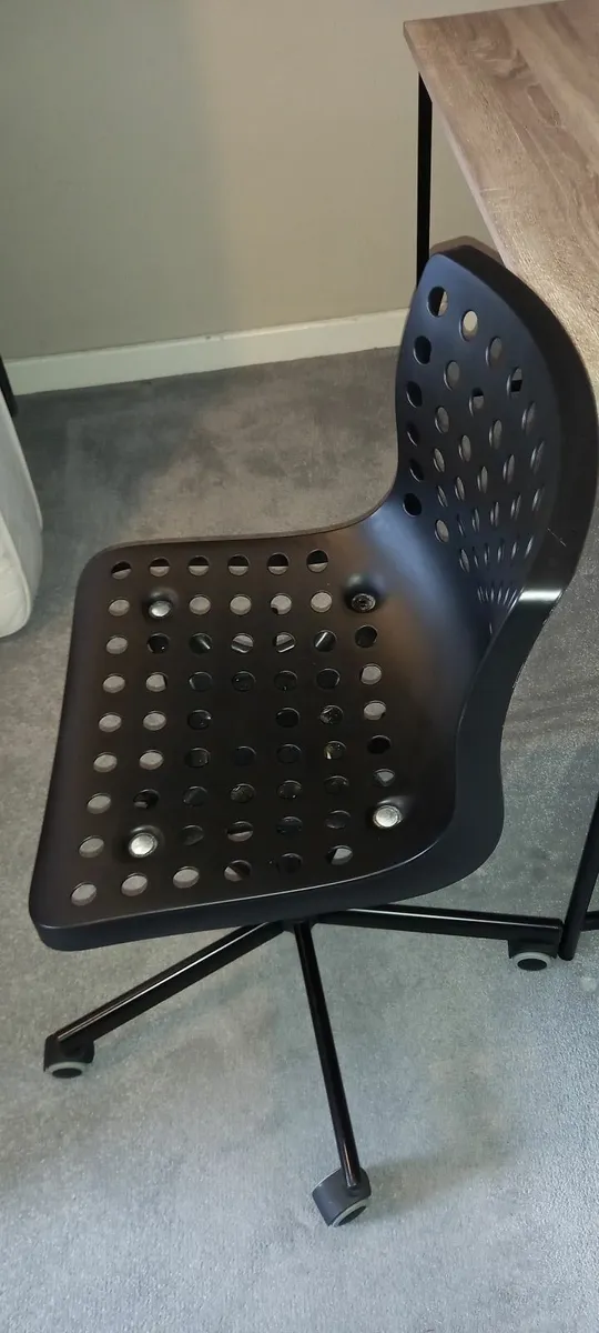 Office Chair - Image 1