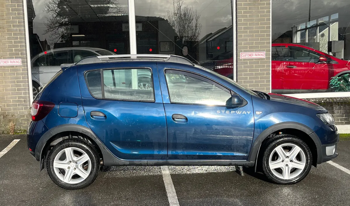 Dacia Sandero Stepway 1.5 DCI - Image 2