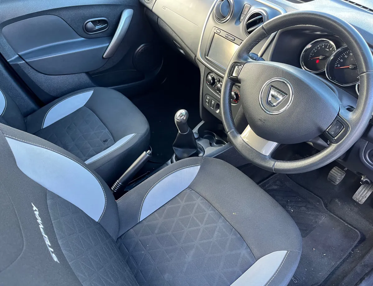 Dacia Sandero Stepway 1.5 DCI - Image 4