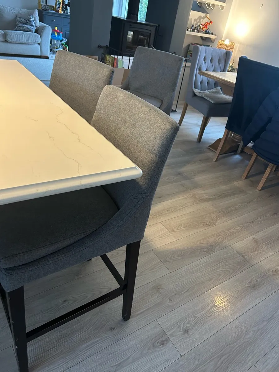 3 island stools - Image 1