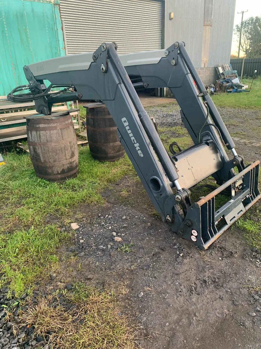 Quicke q 65 loader - Image 2
