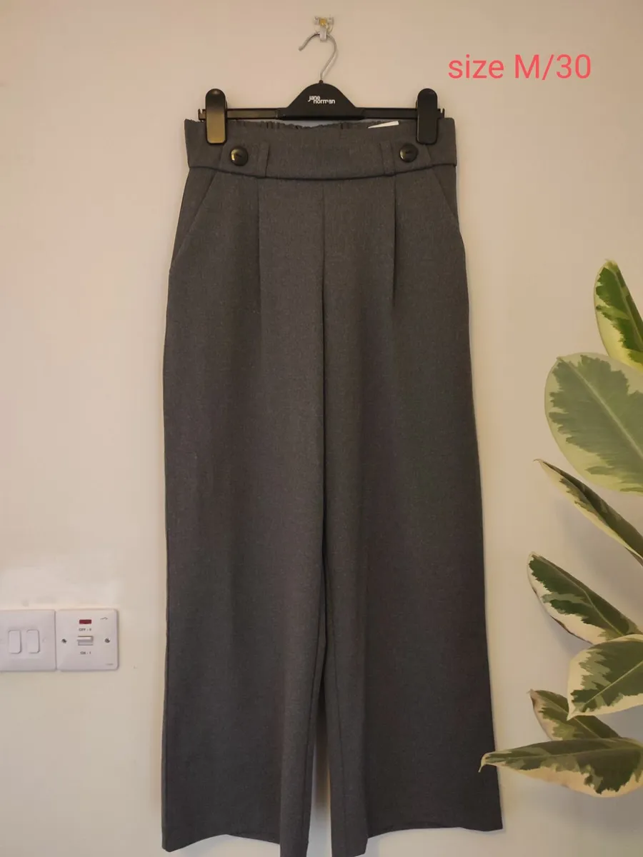 Trousers - like new - Image 2