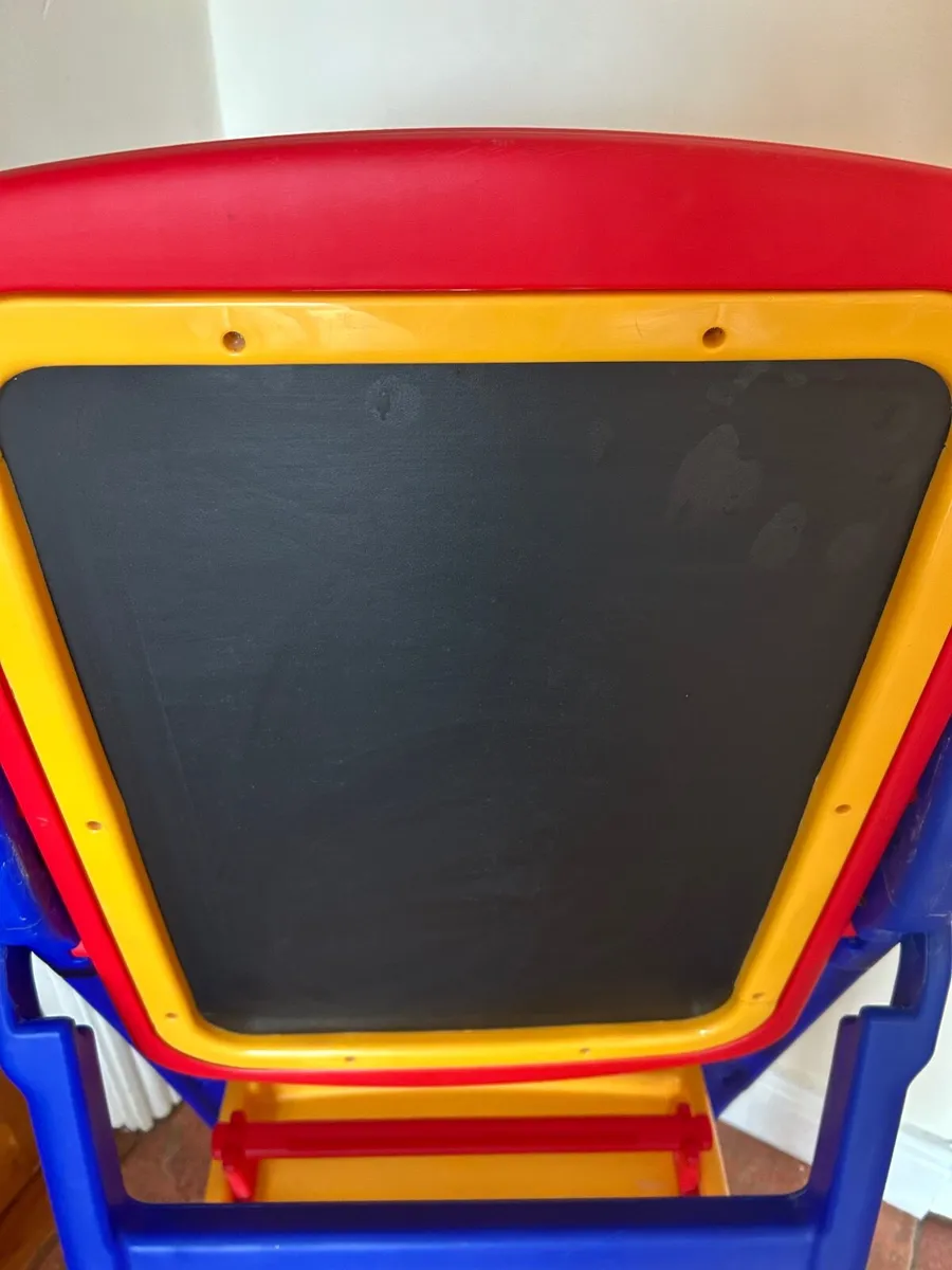 Crayola Easel - Image 3