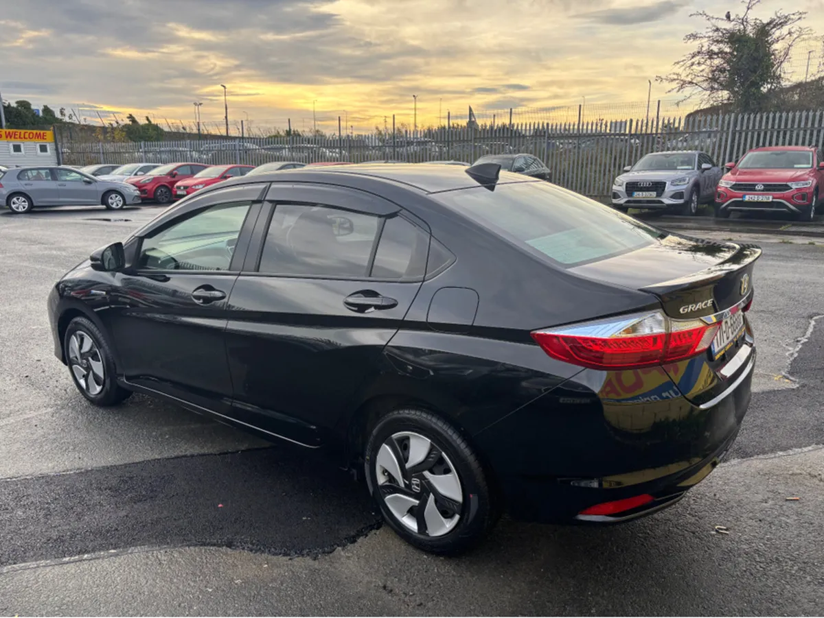 Honda Grace 1.5L Self Charging  Hybrid 4DR AUTO - Image 4