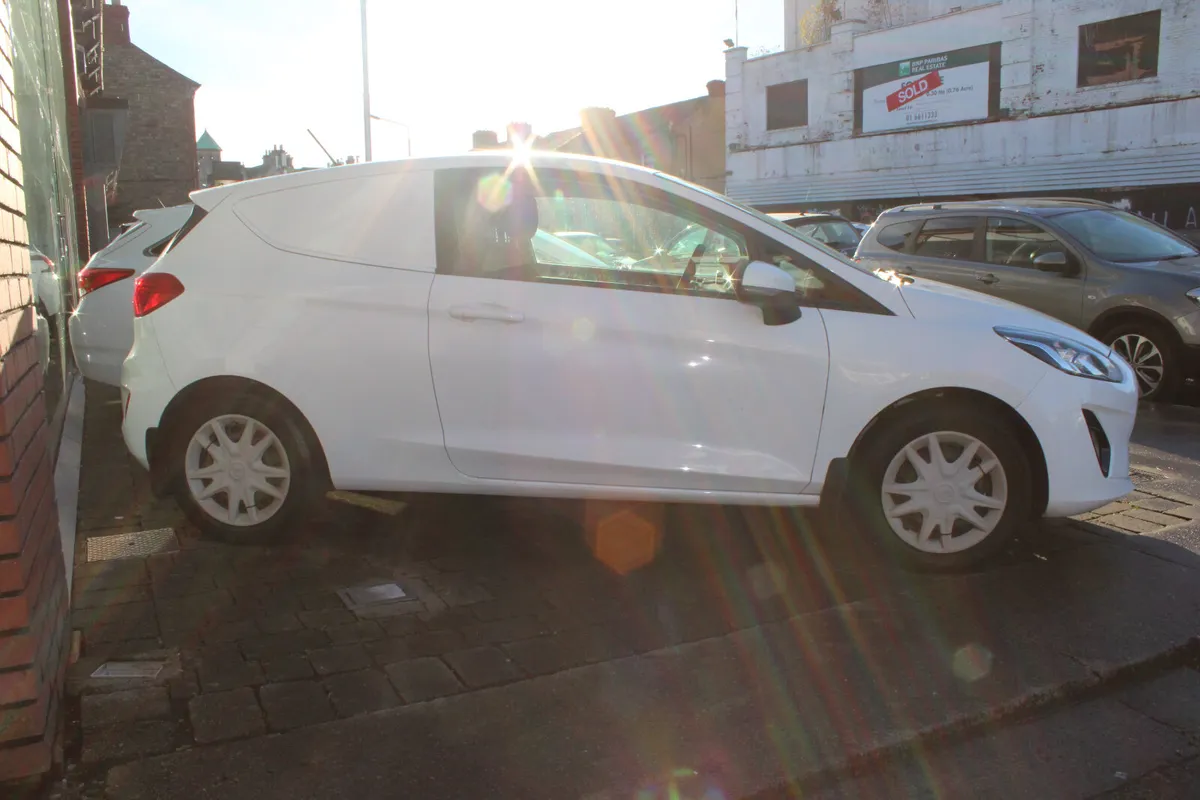 FORD FIESTA VAN 1.5 D 2 SEAT 2019 - Image 3