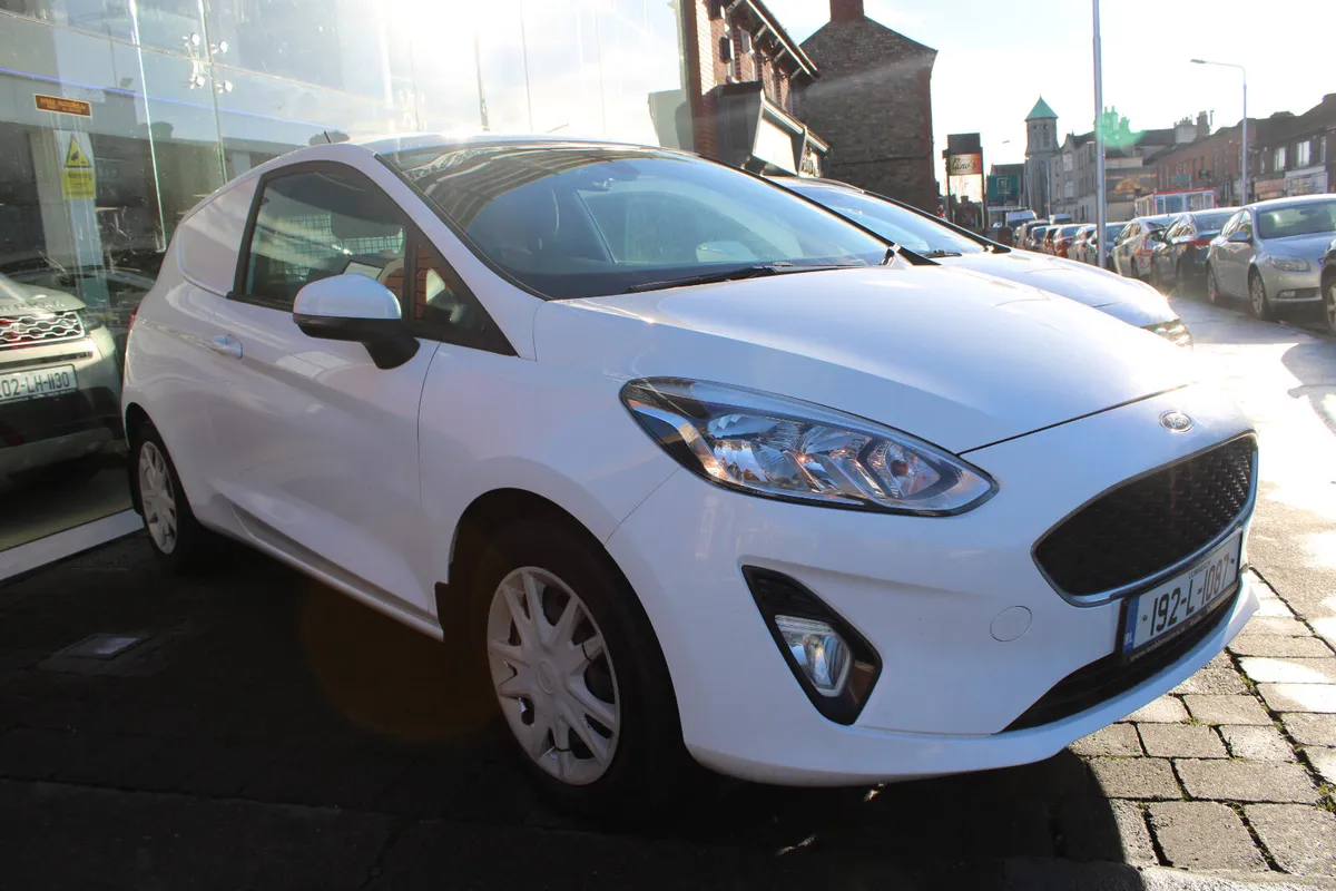 FORD FIESTA VAN 1.5 D 2 SEAT 2019 - Image 2