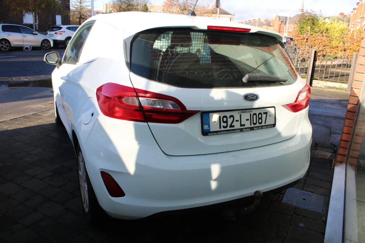 FORD FIESTA VAN 1.5 D 2 SEAT 2019 - Image 4