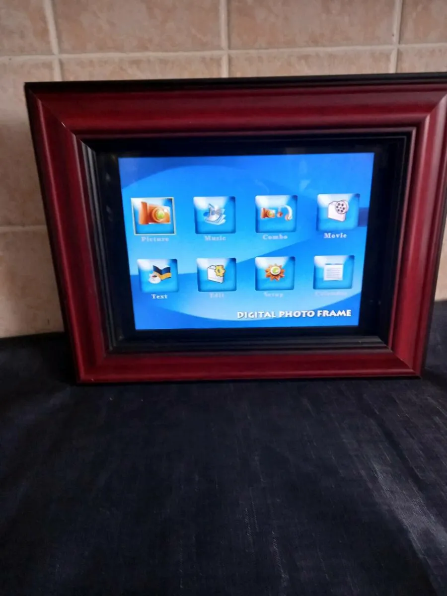 Digital Photo Frame - Image 1