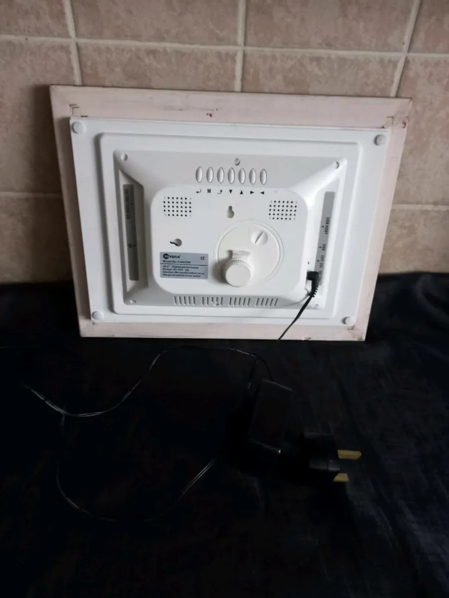 Digital Photo Frame - Image 3