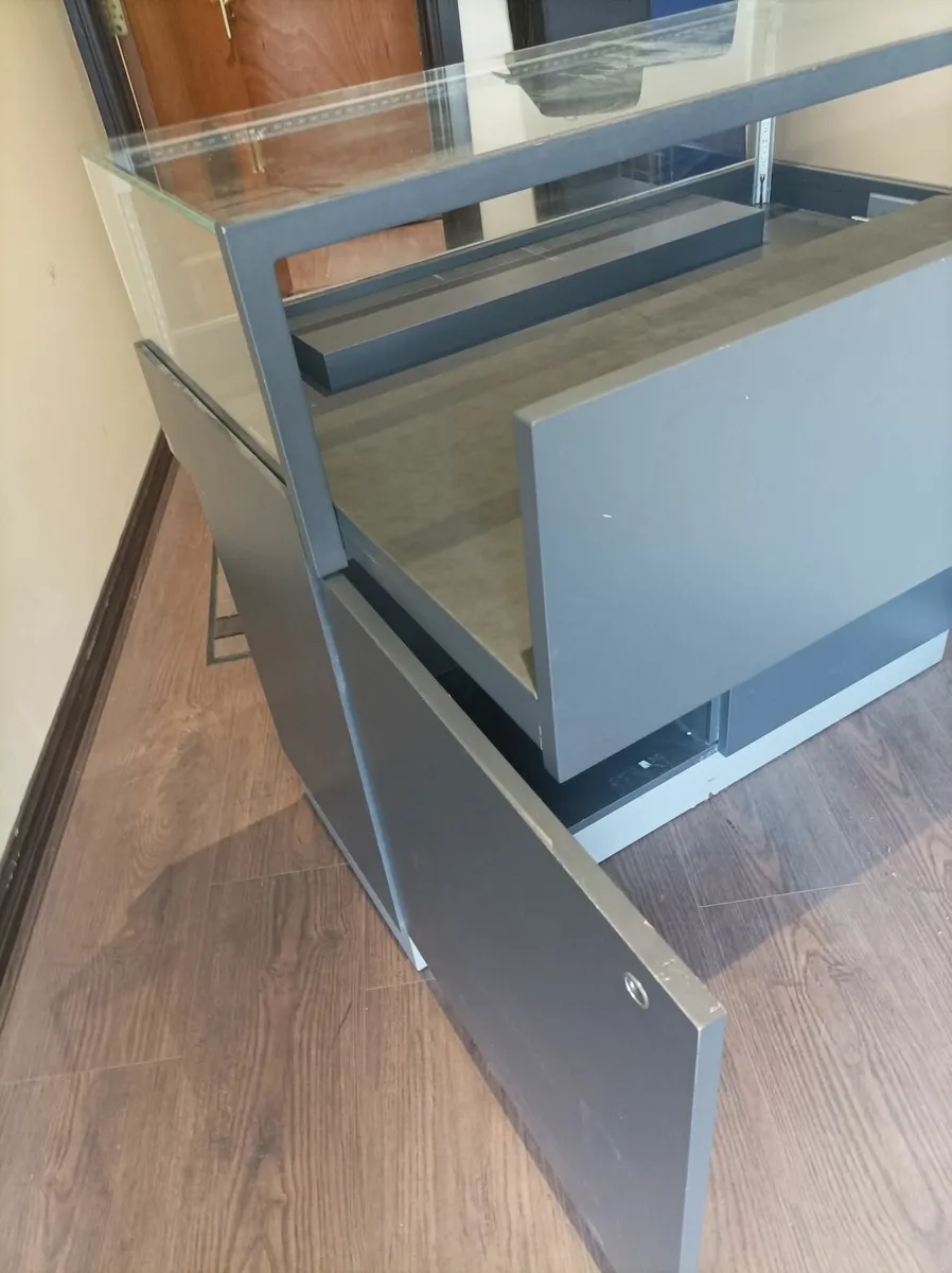 Display Stand - Image 2