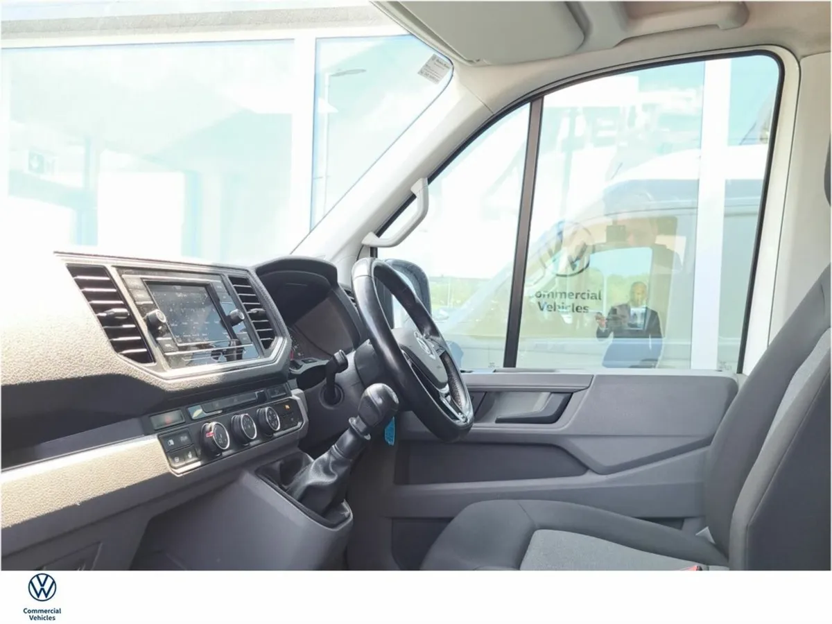 Volkswagen Crafter CRAFTER H 35 MWB 140BHP  M6R 5D - Image 3