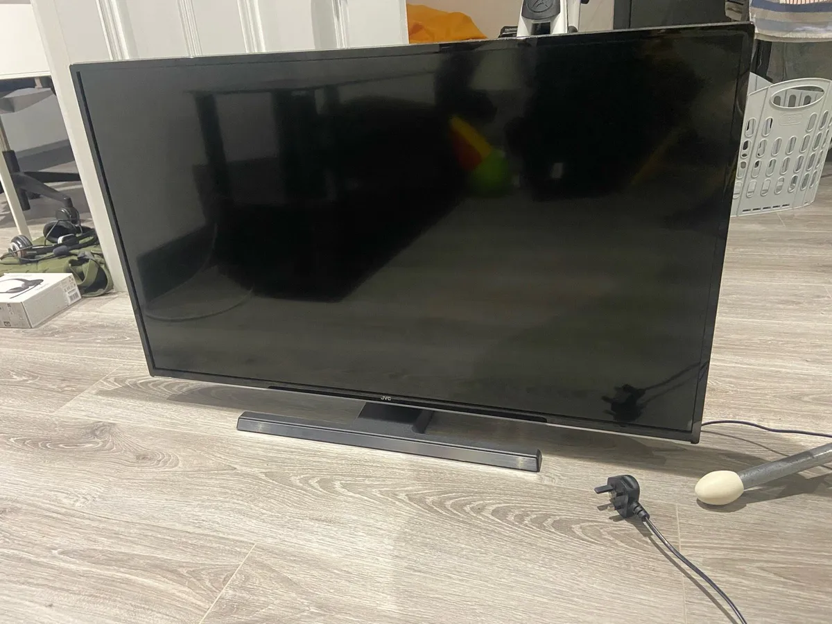 40" JVC 4k smart TV + TV stand - Image 3
