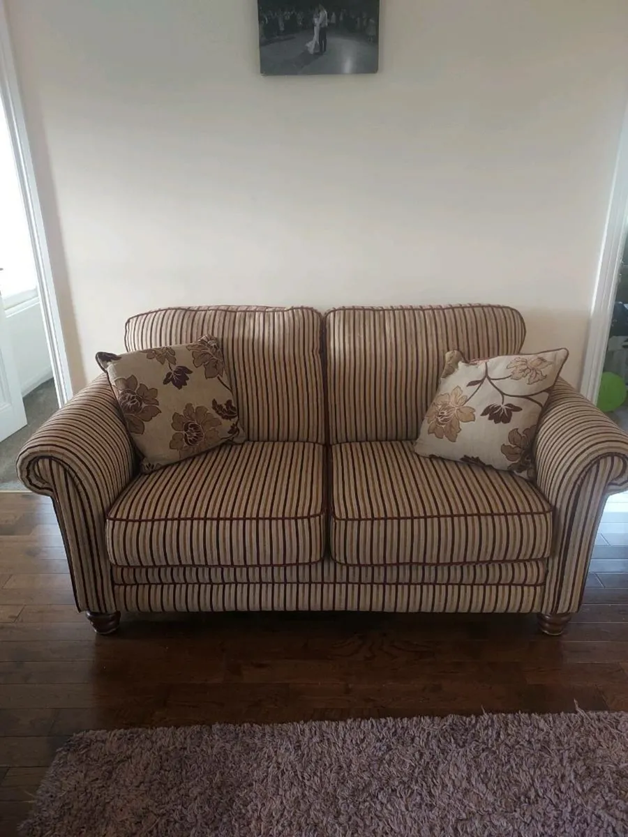 4 & 2 seater sofa - Image 2