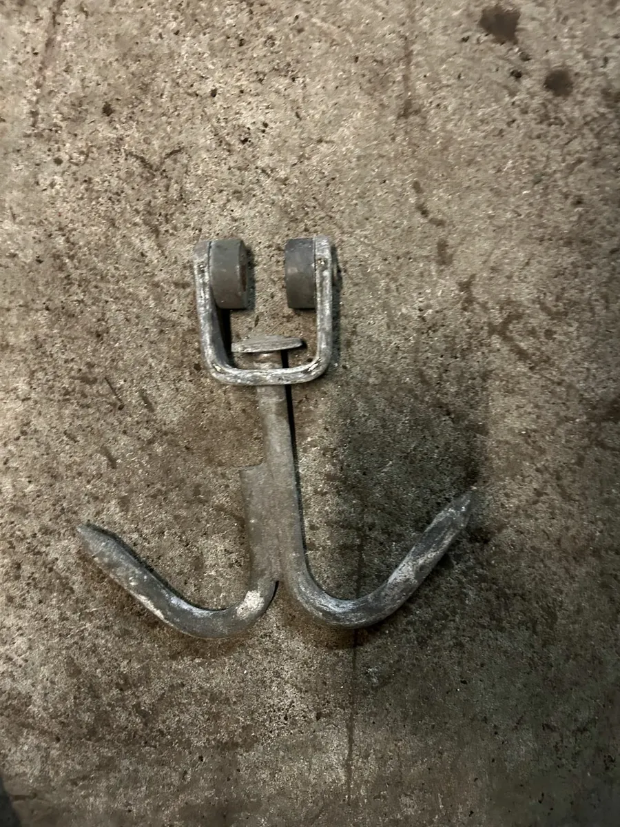 Meat hooks for meat rail trailer - Image 2