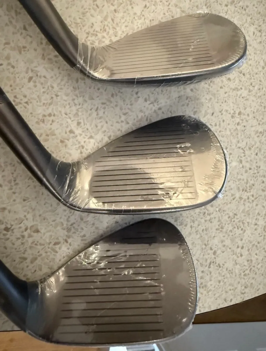 2025 Titleist Vokey SM10 wedges x 3 - left handed - Image 3