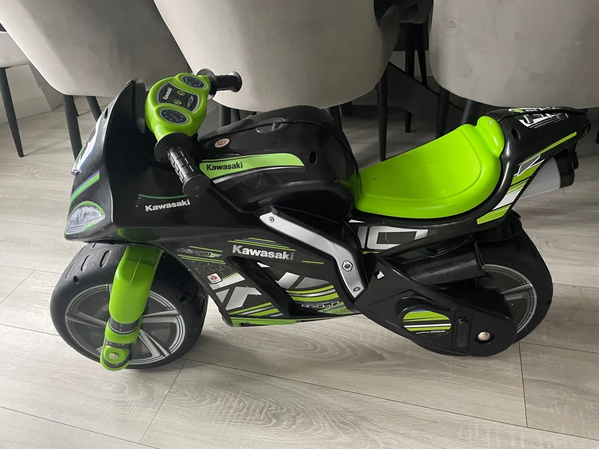 Push along motorbike - Image 3