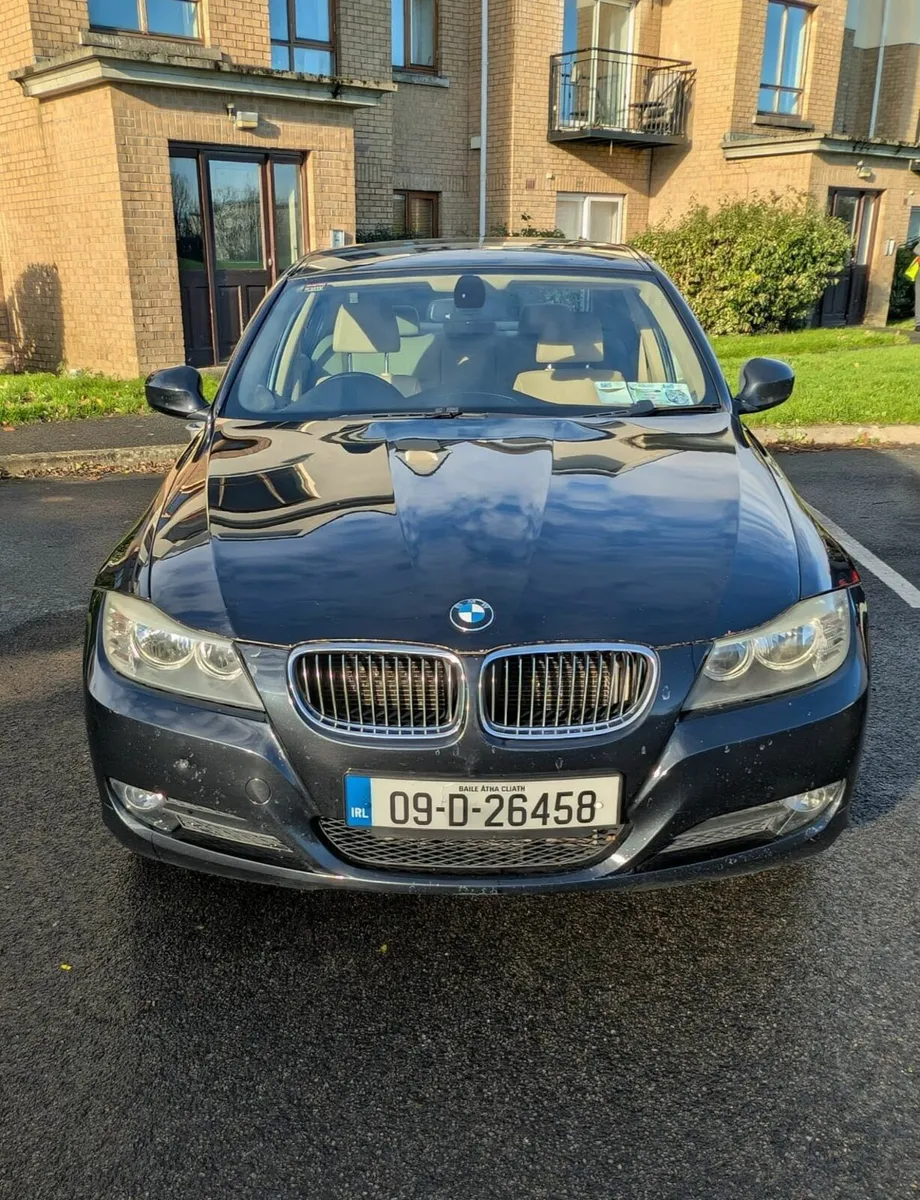 BMW 3-Series 2009 - Image 1
