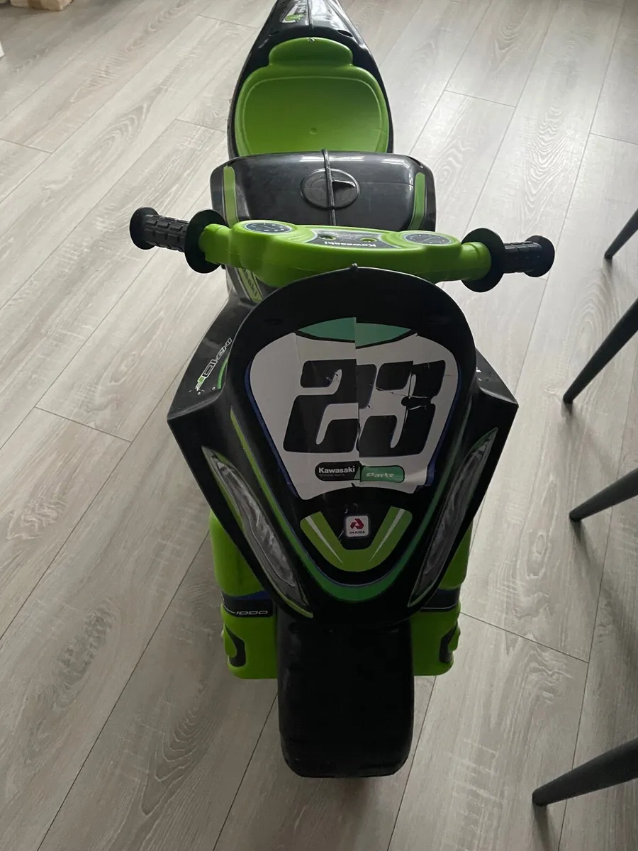 Push along motorbike - Image 4