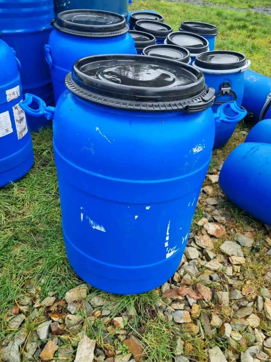 80L plastic barrels with clamped lids 25e each - Image 2