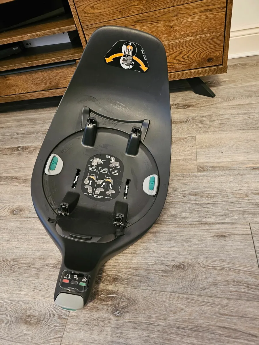 Cybex Cloud Z I-Size Car Seat and Base - Image 2