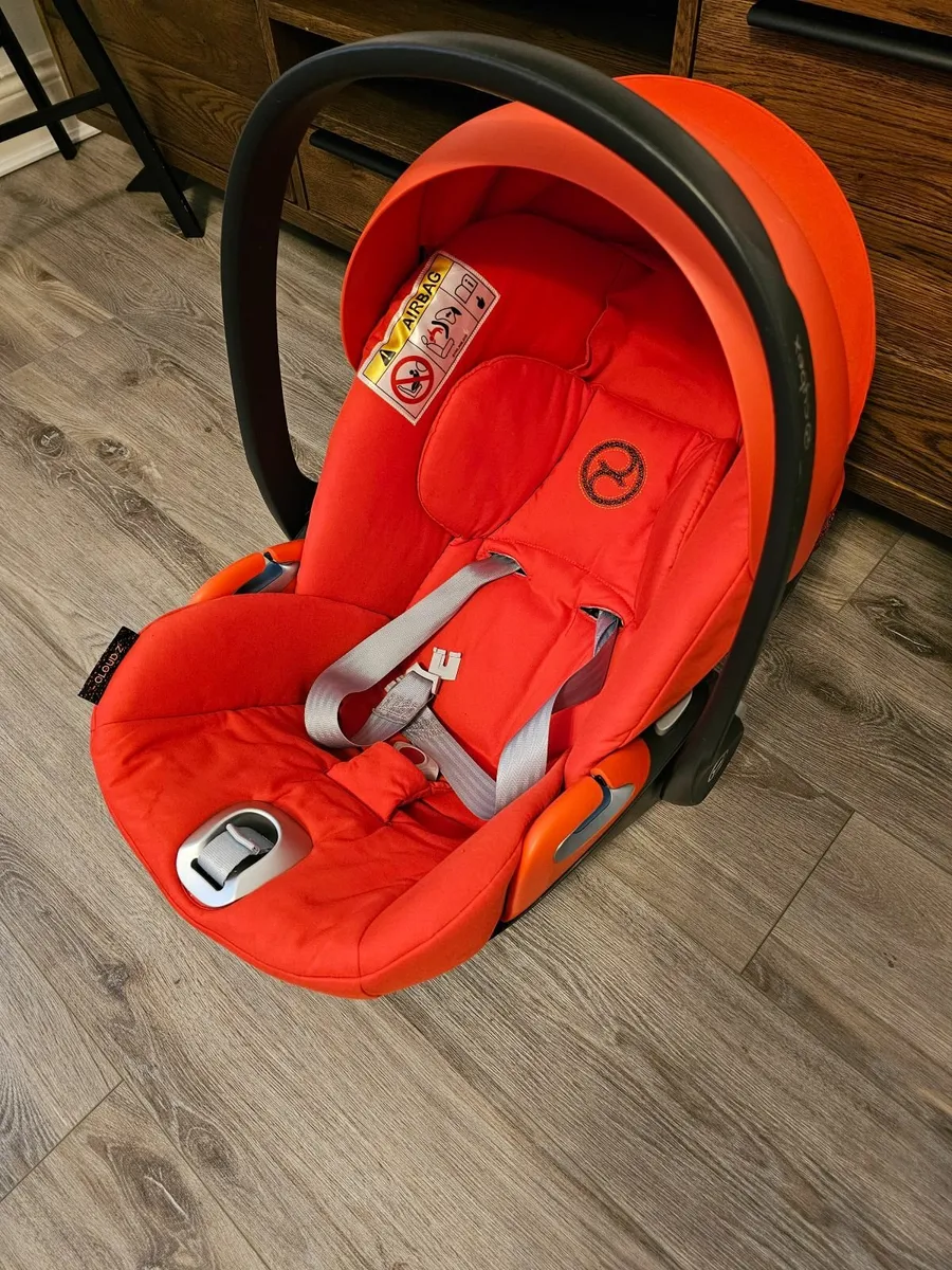 Cybex Cloud Z I-Size Car Seat and Base - Image 1