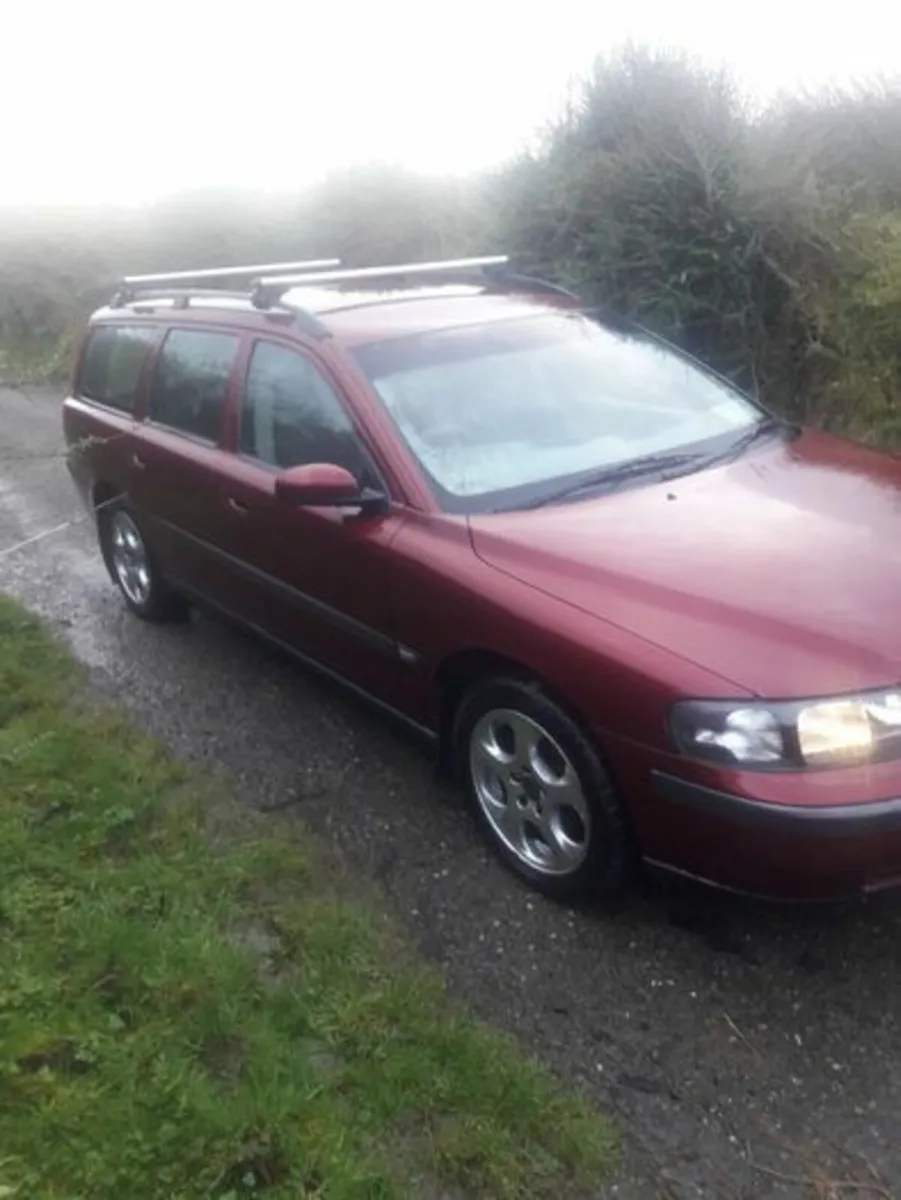 Heavy duty jump leads  &  Rare 7 seater Volvo V70. - Image 1