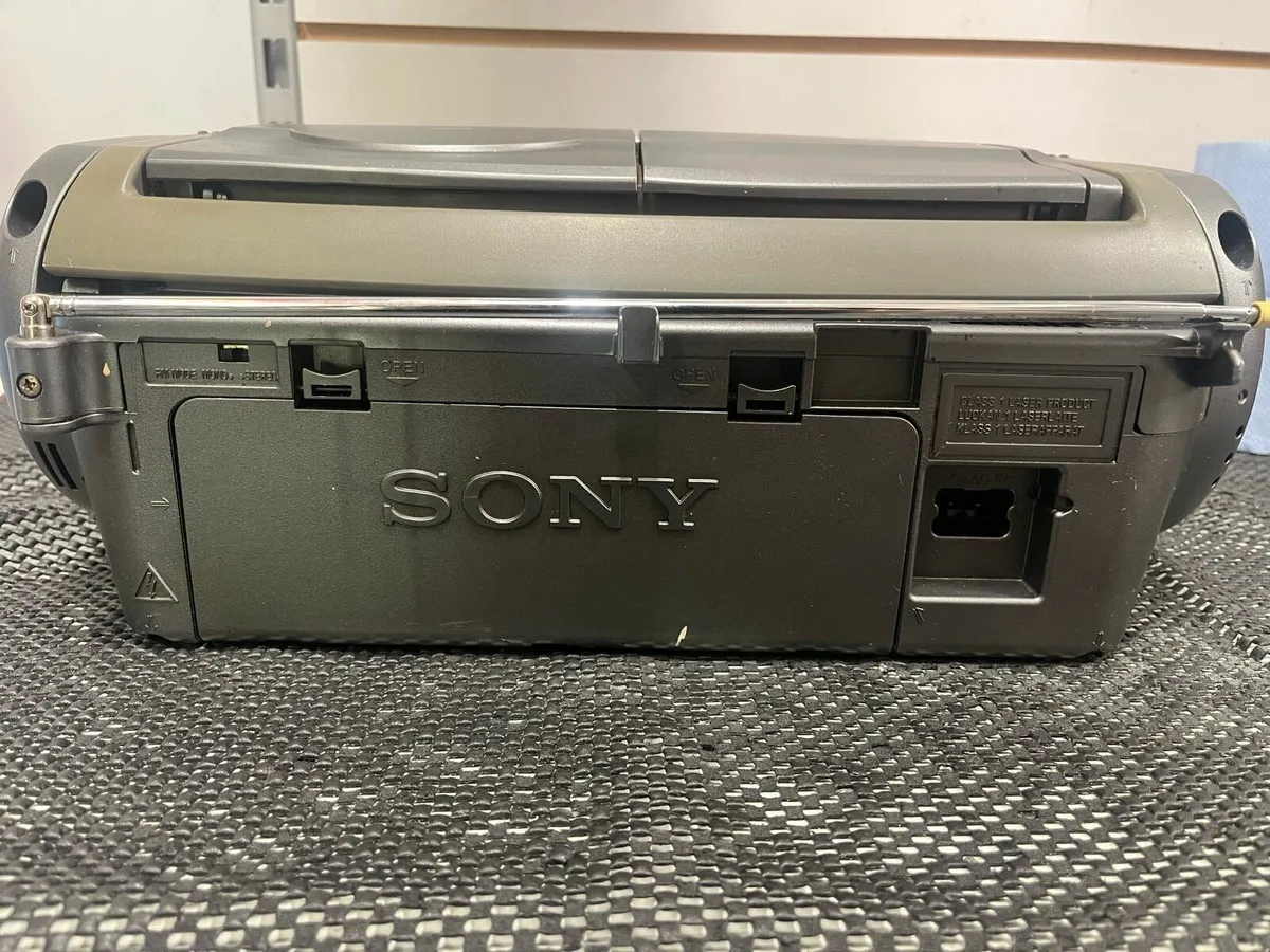 Sony Radio/CD/Cassette Player - Image 4