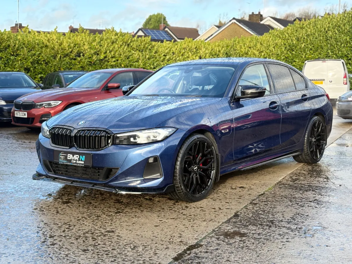 BMW G20 330 HYBRID SPORT AUTO - Image 3