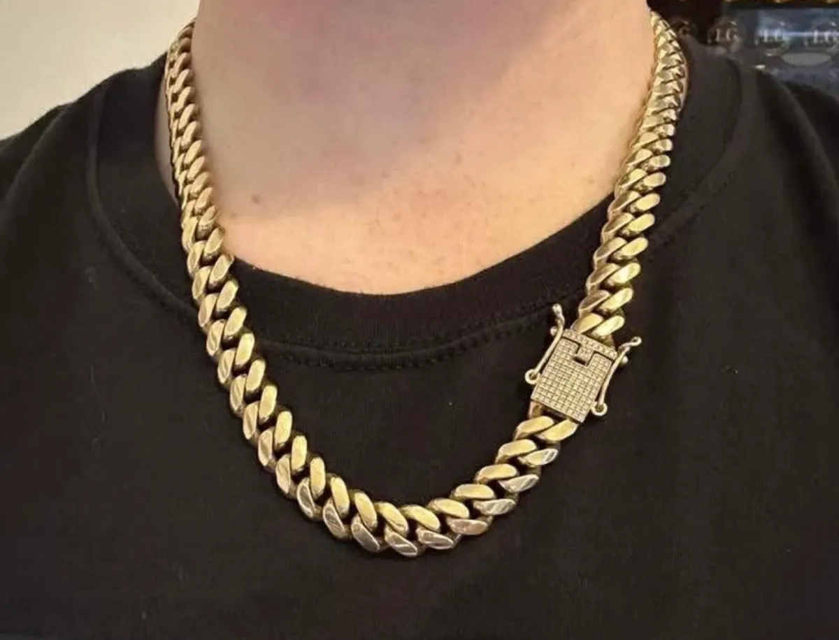 Heavy men’s Cuban chain with 1ct of vvs diamonds - Image 1