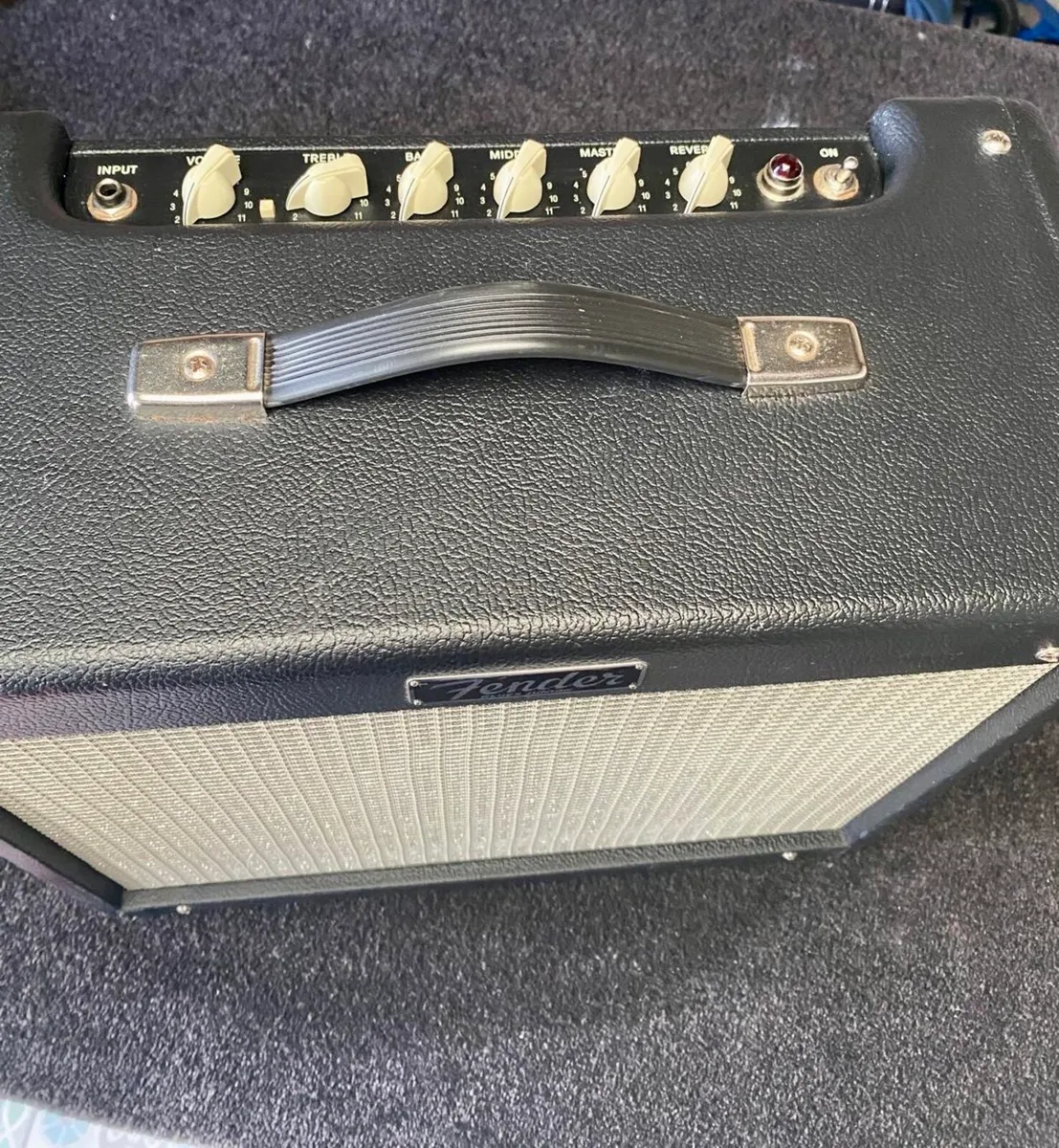 Fender Blues Junior Guitar Amp - Image 2