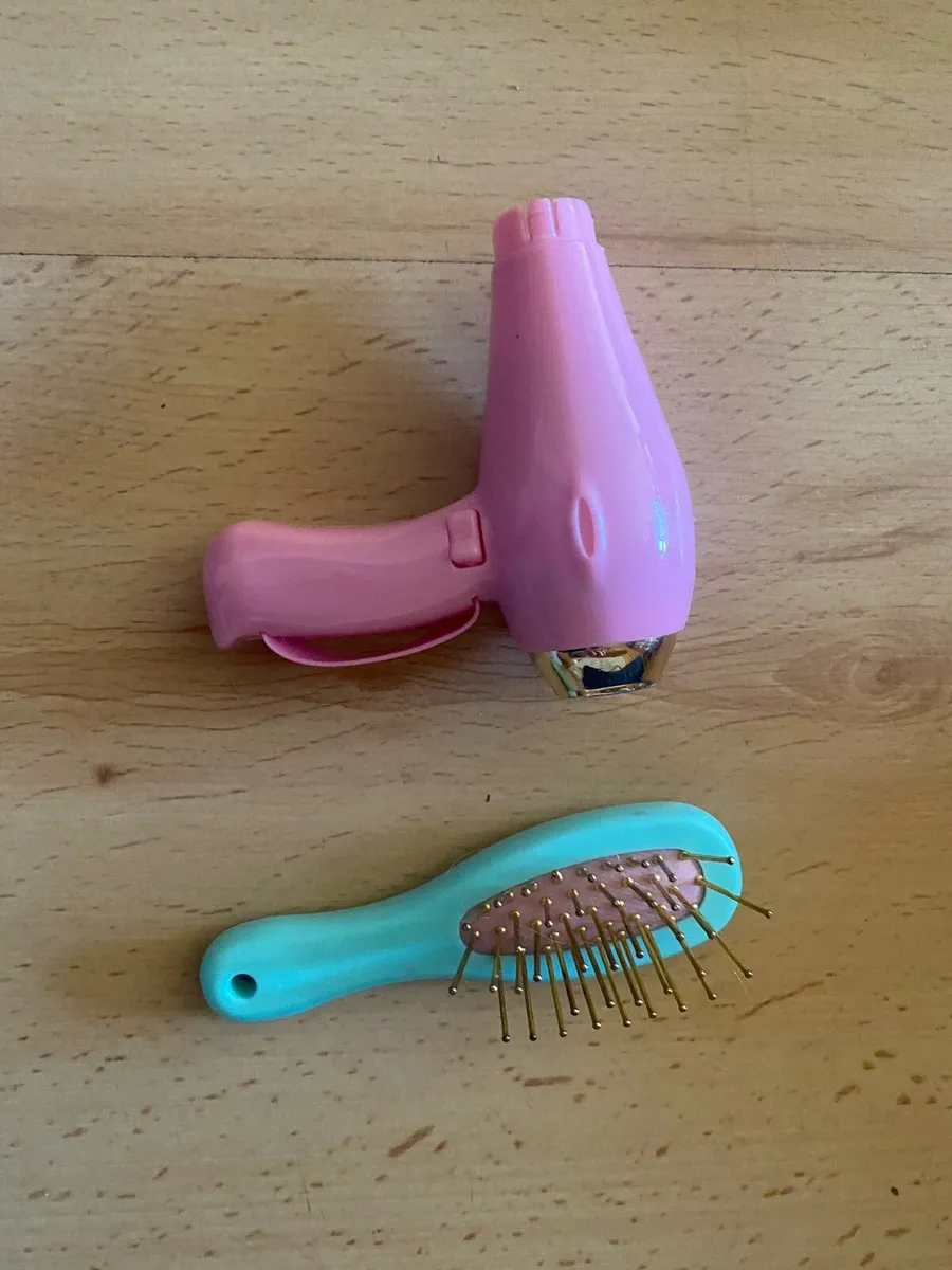 Our Generation styling chair - Image 3