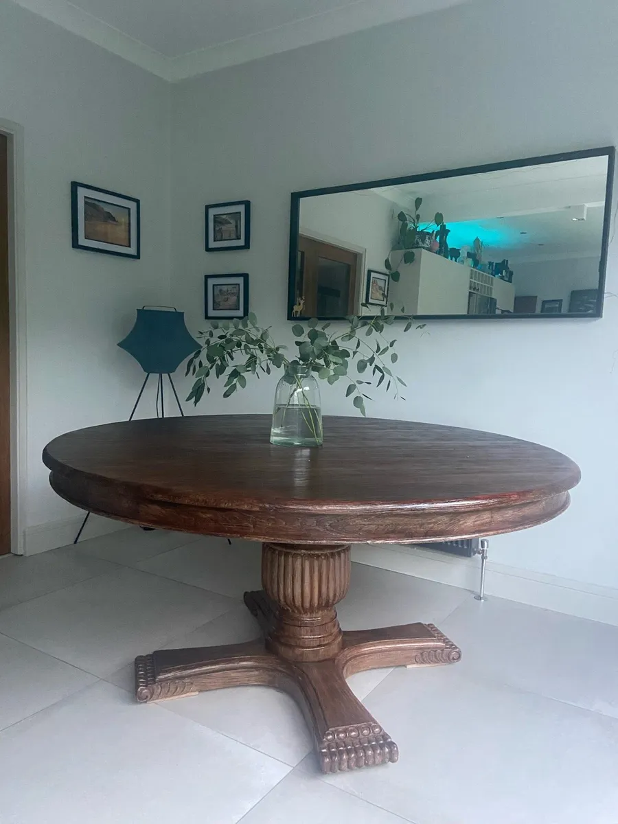 Dining room table - Image 1