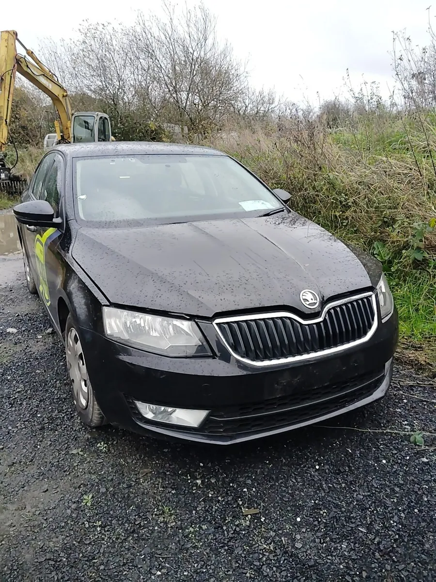 Breaking Skoda Octavia 2014 1.6tdi clha lf9r - Image 1