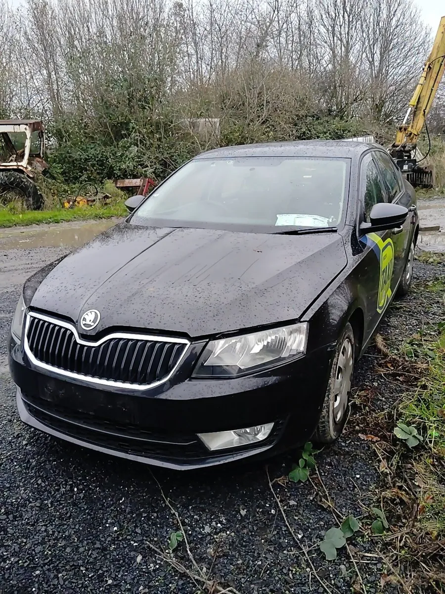 Breaking Skoda Octavia 2014 1.6tdi clha lf9r - Image 2