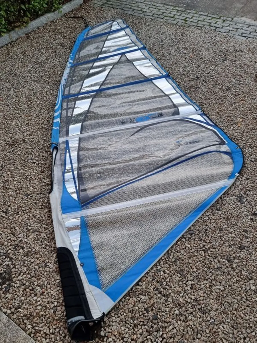 Windsurfing - Image 1