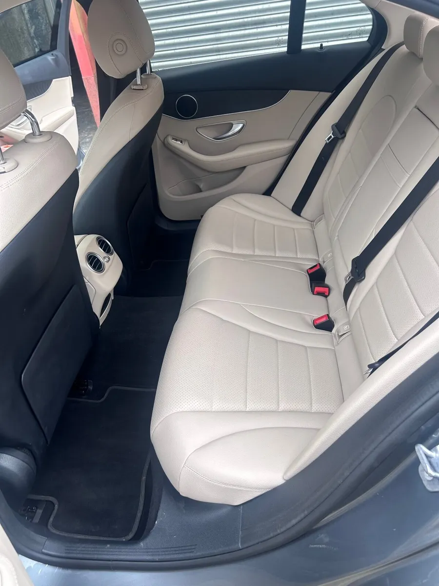 Mercedes-Benz C-Class 2019 - Image 3
