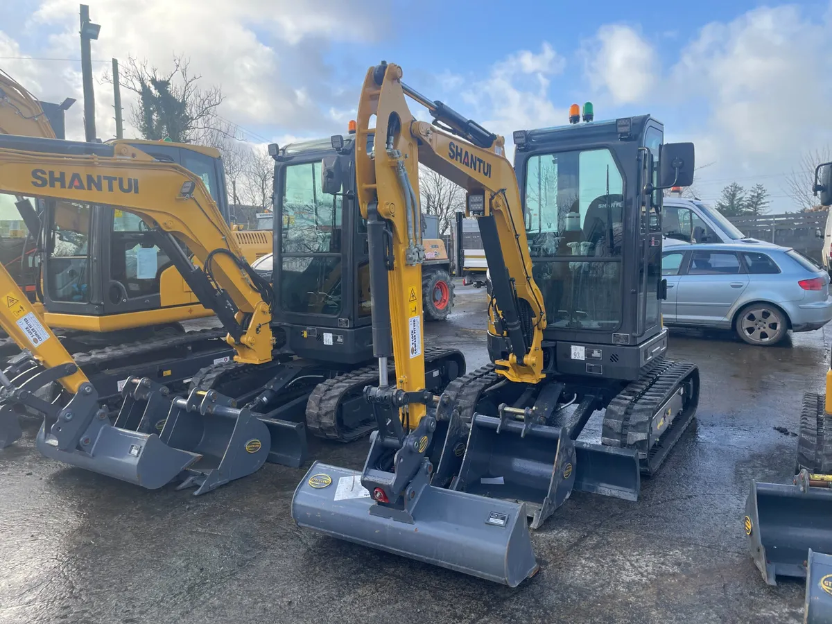 Shantui SE 27 SR Excavator - Image 4