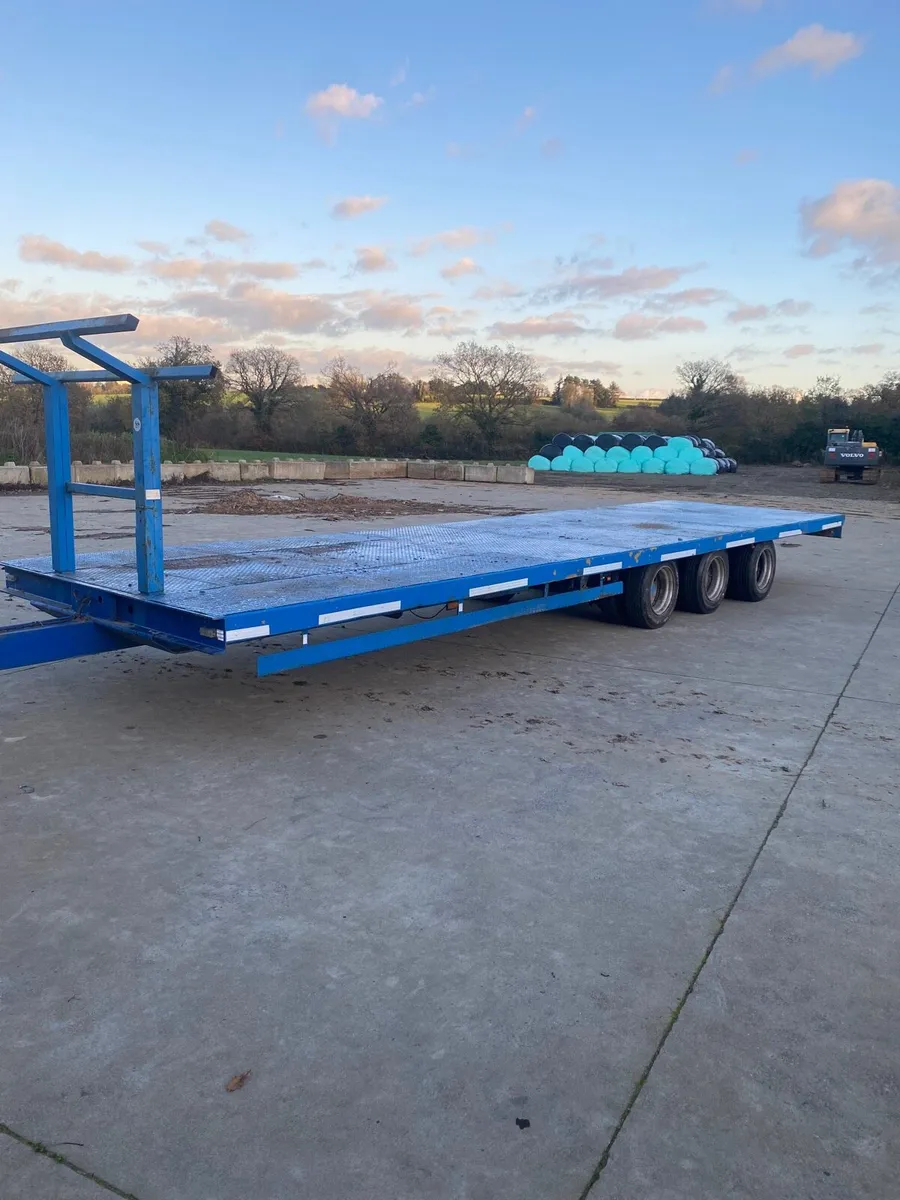 Bale trailer - Image 2