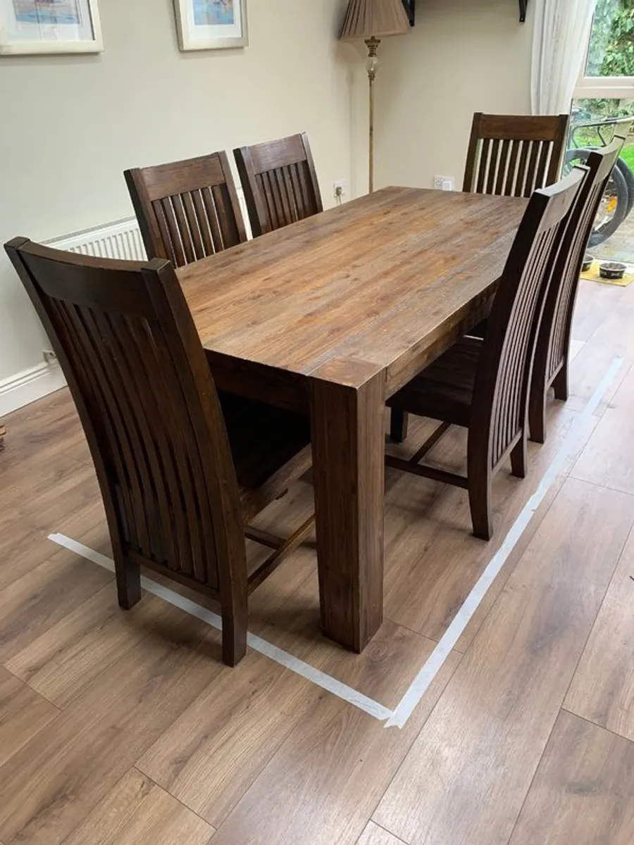 Extendable oak kitchen table and chairs - Image 2