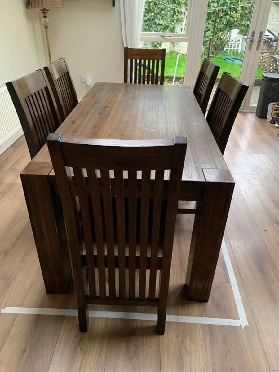 Extendable oak kitchen table and chairs - Image 3