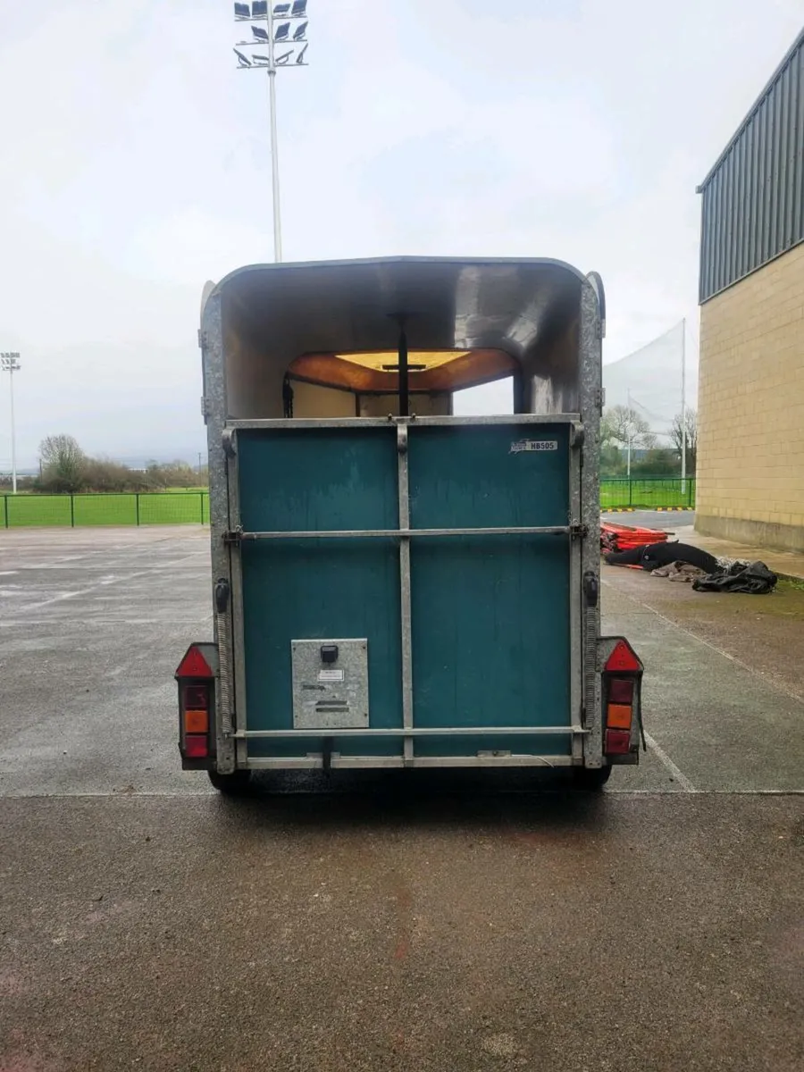 505 Ifor Williams Horsebox - Image 2