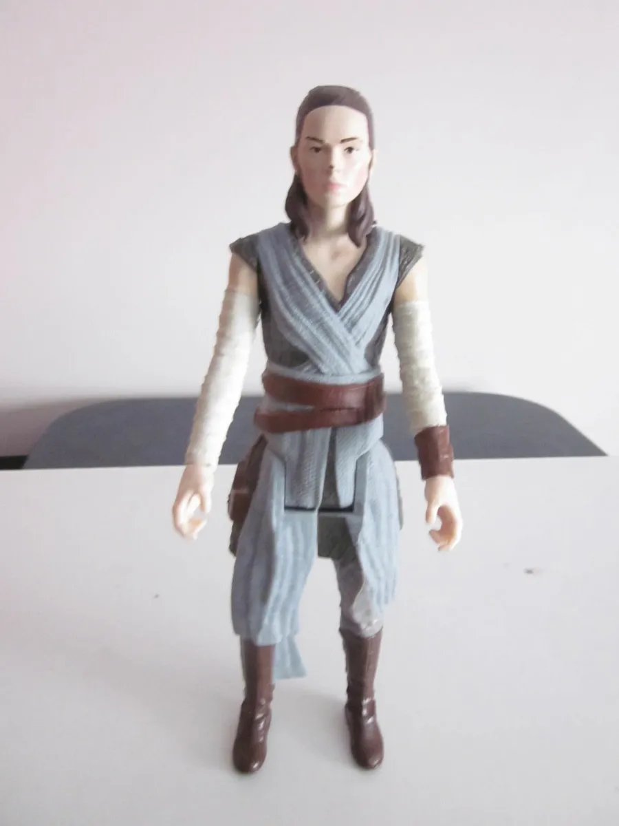 Hasbro Star Wars Rey  Action Figure 11" - Image 1