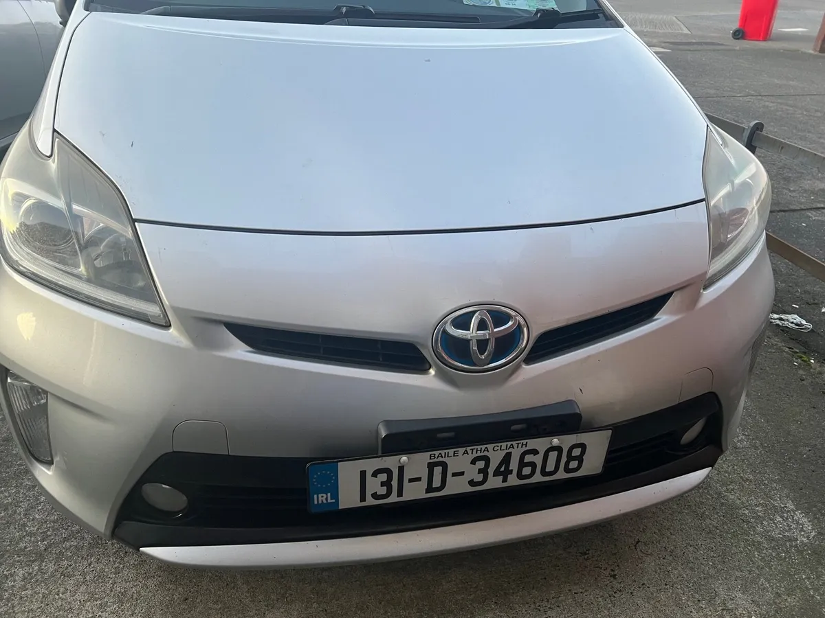 Toyota Prius 2013 - Image 2