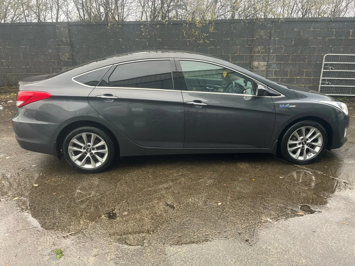 Hyundai i40 Executive NCT 2027 - Image 1