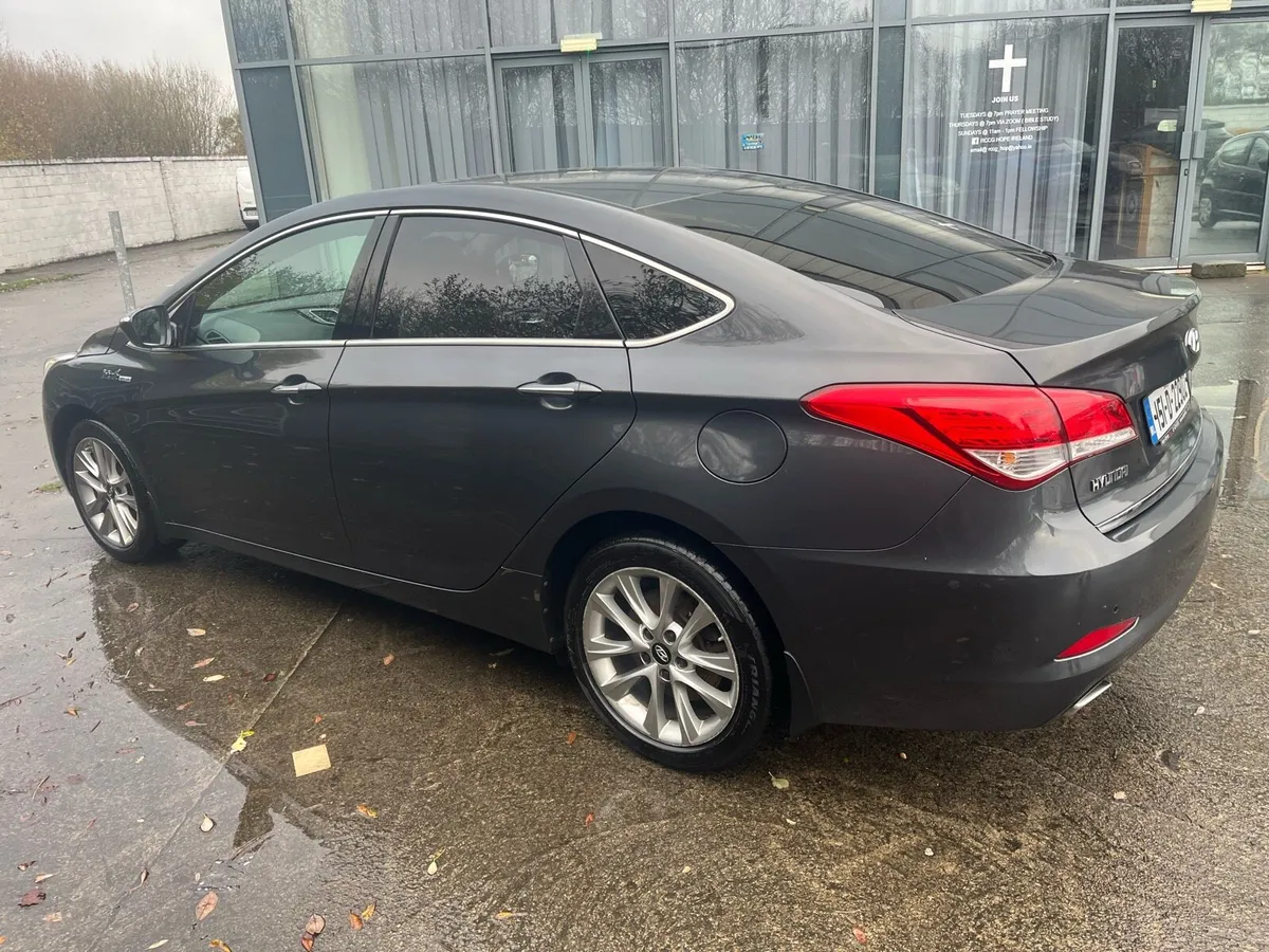 Hyundai i40 Executive NCT 2027 - Image 3