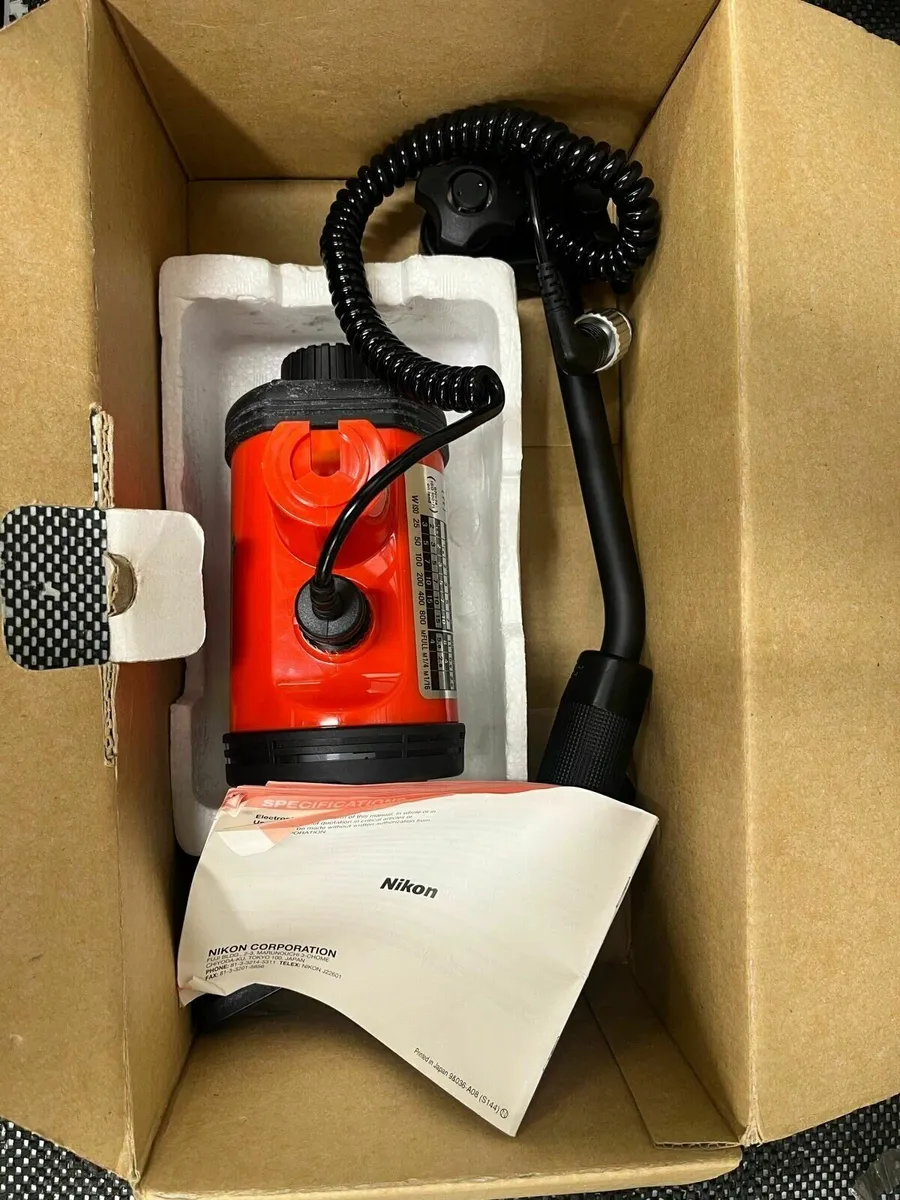 Nikon SB-105 Underwater Light - Image 4