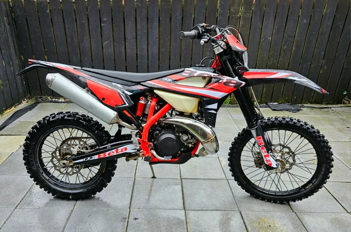 Beta 300rr enduro bike - Image 1