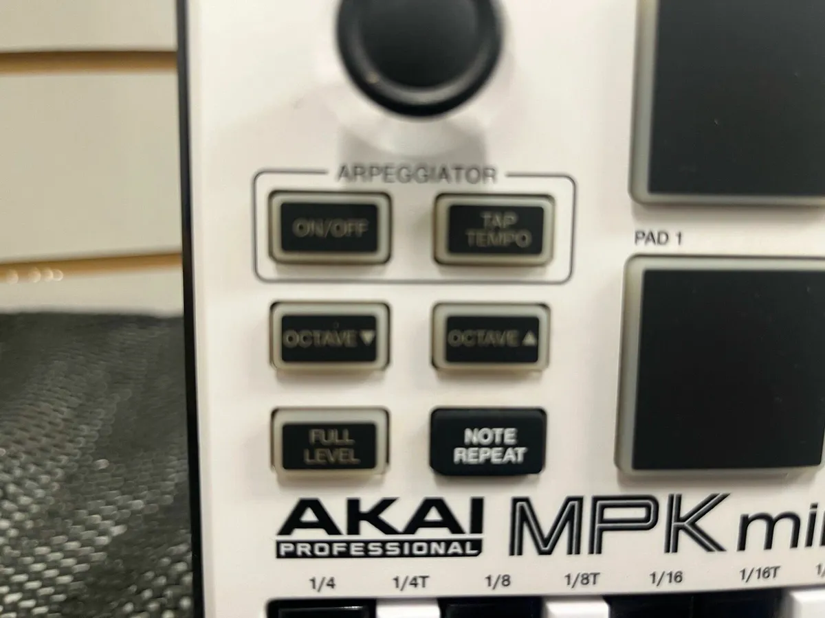 Akai Professional MPK mini - Image 2